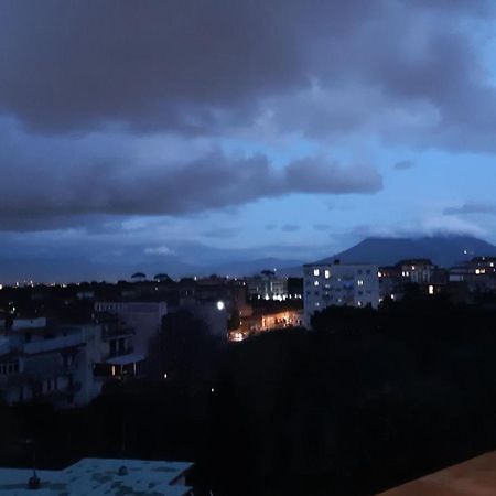 Appartement Il Rifugio Degli Artisti à Naples Extérieur photo