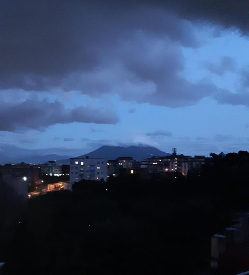 Appartement Il Rifugio Degli Artisti à Naples Extérieur photo