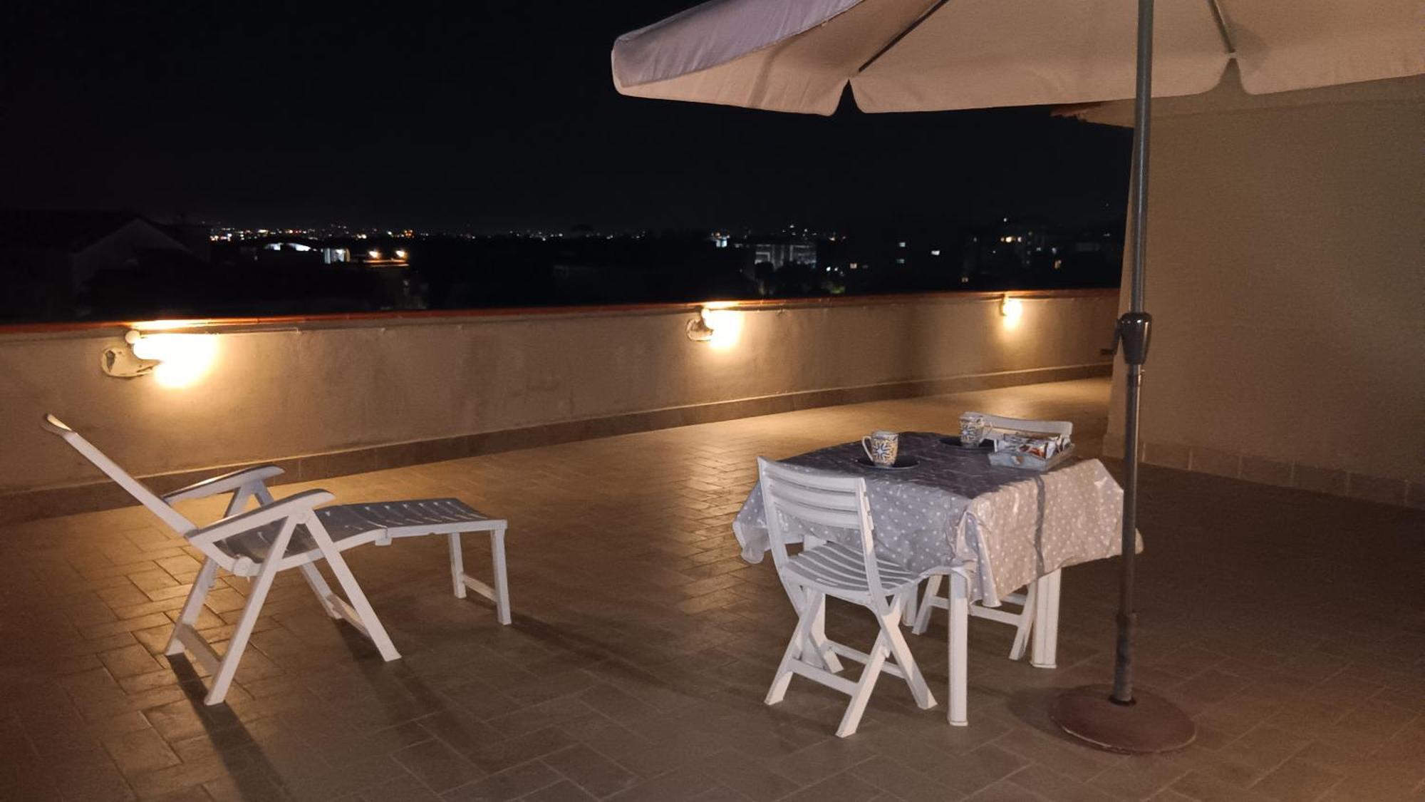 Appartement Il Rifugio Degli Artisti à Naples Extérieur photo